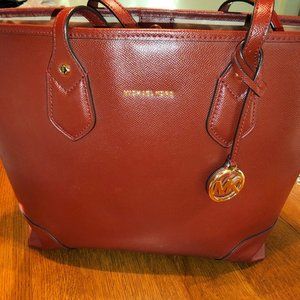 Michael Kors Charlotte Large Saffiano Leather Top-Zip Tote Bag
